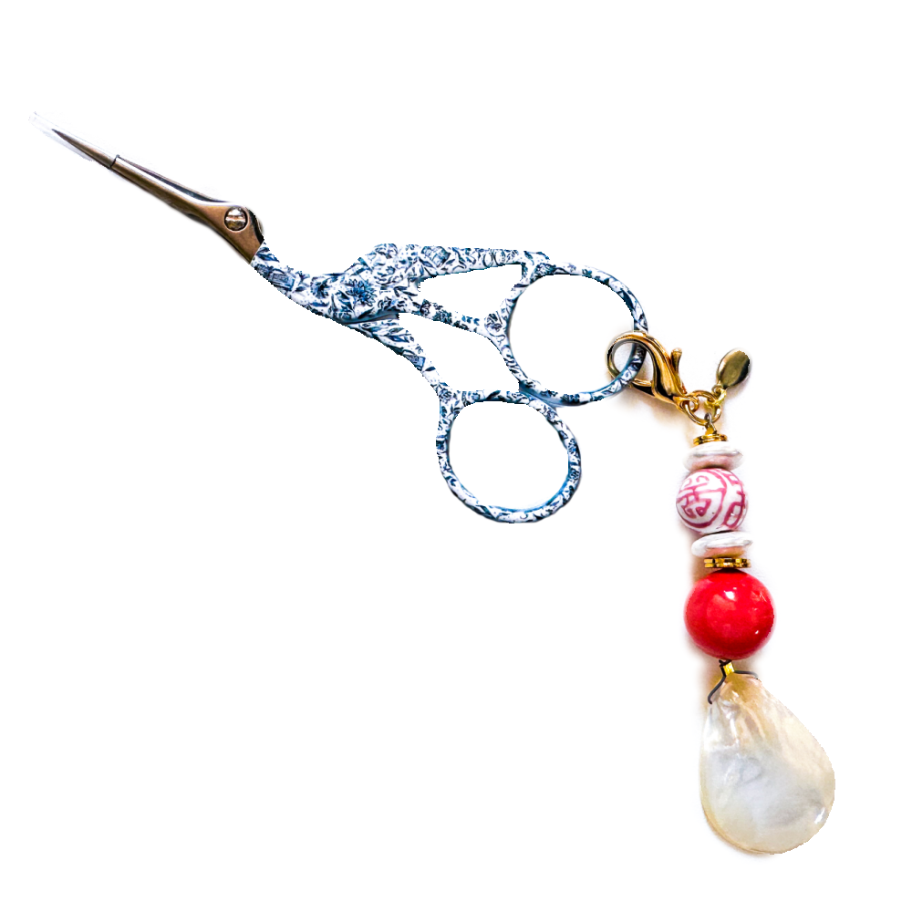 MOLLYBEADS Scissor Fob - Mother of Pearl Peach